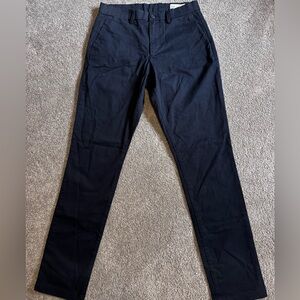 NWOT GAP Men's Black classic chino 30x34